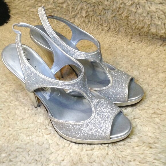 Fioni Night, Silver Glam Heels, "7", New, Glamorous, Glitz, NYE Chic, Glittery - Picture 1 of 6